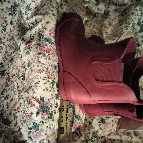 Cat & Jack Rain Boots/ Snow Boots Sizes: 3, Burgundy NWOB - Picture 5 of 8